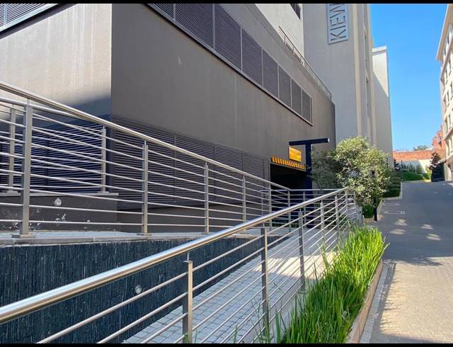 2 BEDROOM APARTMENT FOR SALE IN HYDE PARK